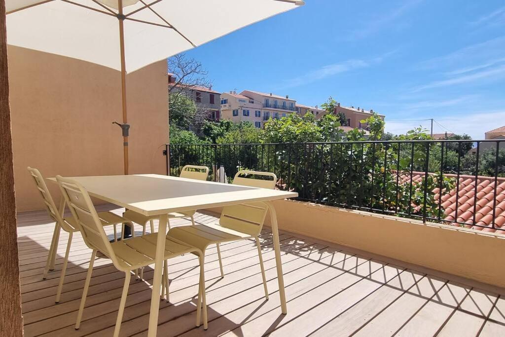 Appartement Au Centre Du Village Cargese Exterior photo